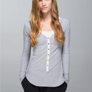 Lululemon Awesoma Henley
Hyper Stripe Black Heathered Slate